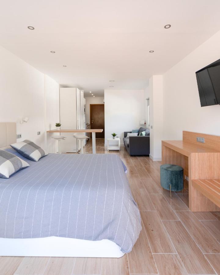 Palmeras Playa Studio: Pools, Beach, Sun & Shore Пуерто де ла Крус Екстериор снимка